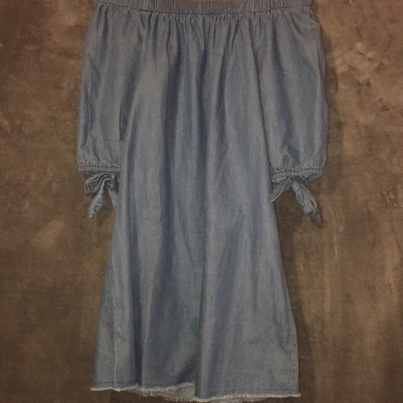 Chambray off the shoulder dress - Picture 1 of 4